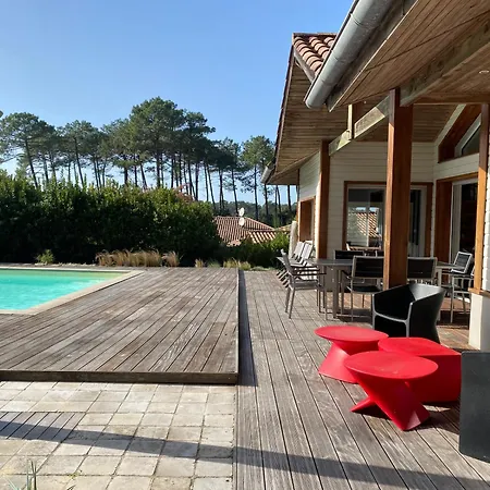 Les Chenes Lieges Grande Avec Piscine וילה