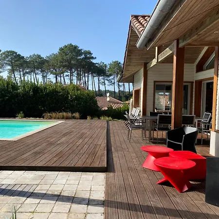 Les Chênes Lièges Grande Avec Piscine Villa